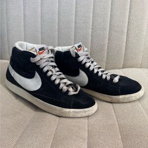 Nike Men's Vintage Mid Suede Blazers Size US Men’s:7 Women’s:8.5 Black & White